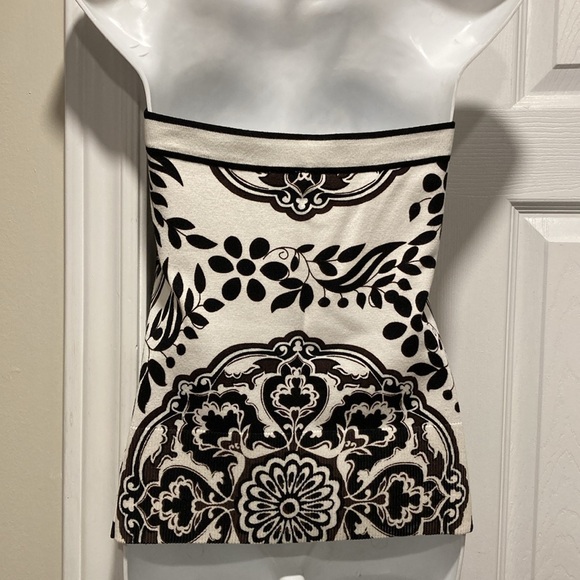 NWOT - White House Black Market Floral Print Sleeveless Halter Top - Size M - Picture 7 of 16